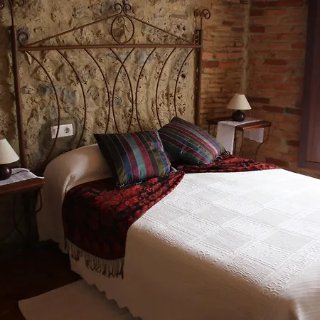 Hospederia Foramontanos Kro 2*