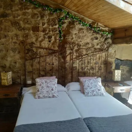 Hospederia Foramontanos 2* Villasana de Mena