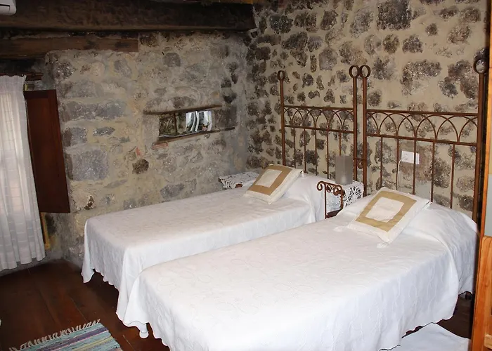 Hospederia Foramontanos אורחן Villasana de Mena