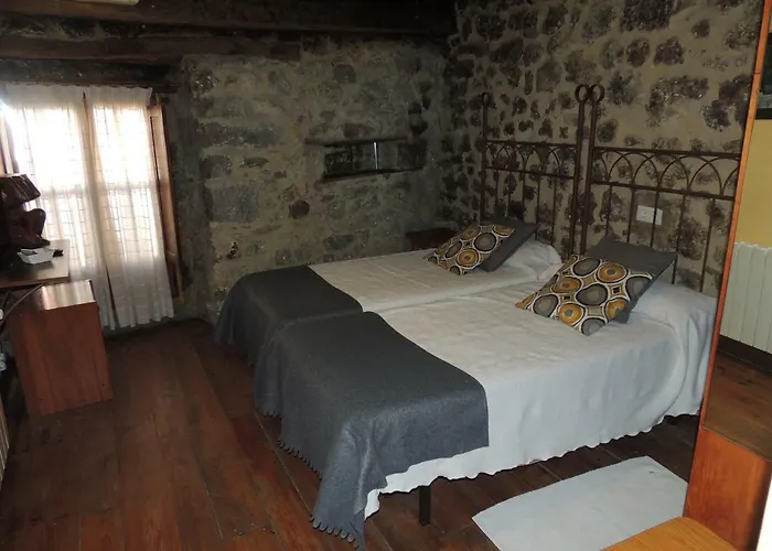 Hospederia Foramontanos אורחן Villasana de Mena