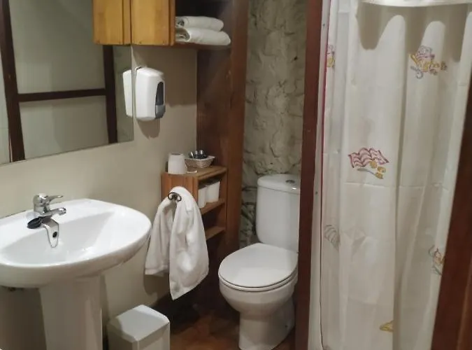 Hospederia Foramontanos אורחן Villasana de Mena